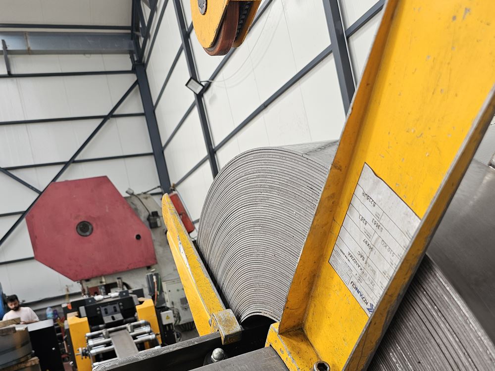 Steel coil and lifting equipment